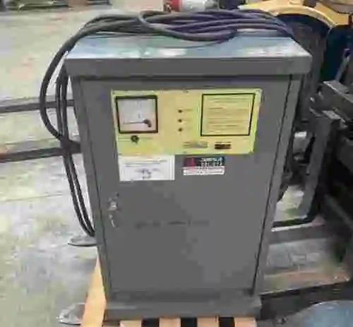 6. Carretilla eléctrica retráctil Linde R14