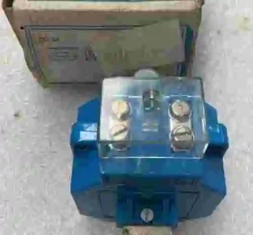 2. TRANSFORMADOR DE CORRIENTE CELSA TYPE IBO-50