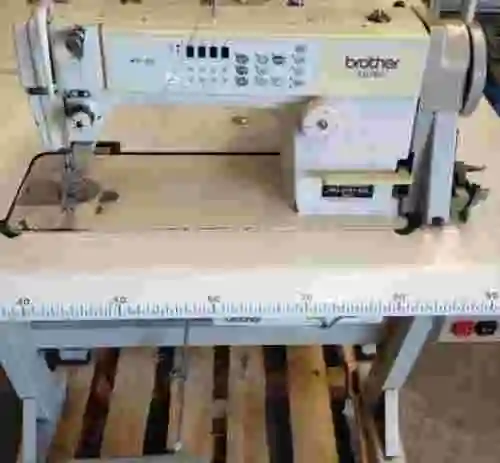 2. Lote de 2 máquinas de coser BROTHER F-40 DB2-B737-933