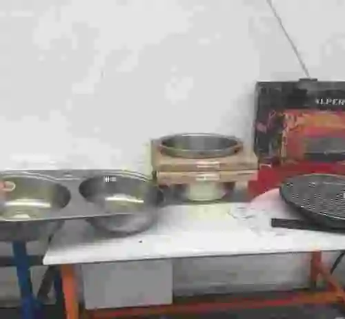 1. Lote de lavabo Inox dos senos+ dos lavabos individuales + una barbacoa.