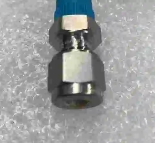 4. CAJA 50 UDS. MALE CONNECTOR SS-6M0-1-2