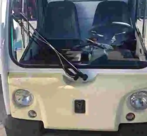 4. Camión eléctrico caja cerrada