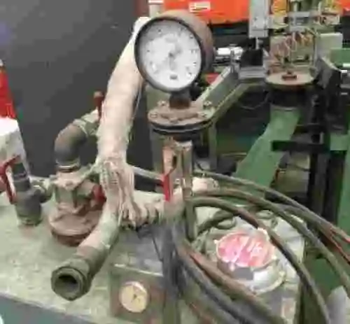8. Caldera de vapor con resistencias eléctricas de 20 kw . Presión 6 kg/cm2