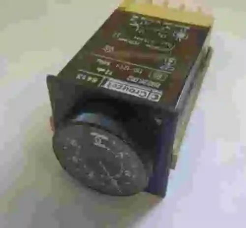 1. Temporizador CROUZET 88226.012 110-127 V