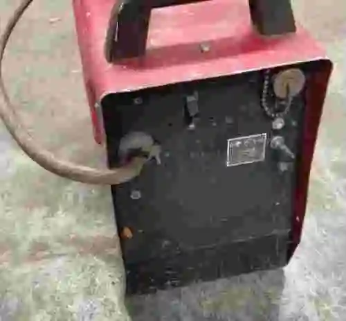 3. GRUPO DE SOLDAR LINCOLN ELECTRIC INVERTEC V300-T