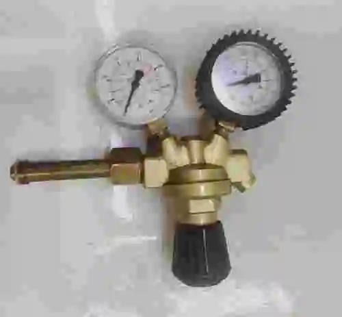 6. GAS REGULATOR Y FLOWGAUGE IOXYGEN 25-1.5M
