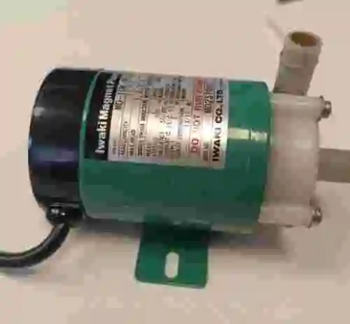 1. Bomba magnética IWAKI MAGNET PUMP MD-10K-NL28