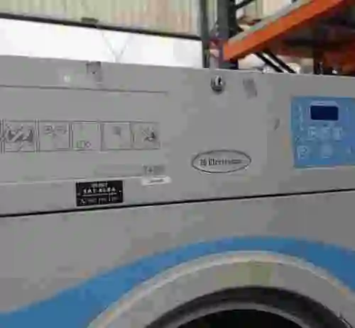 3. Secadora industrial ELECTROLUX T4350