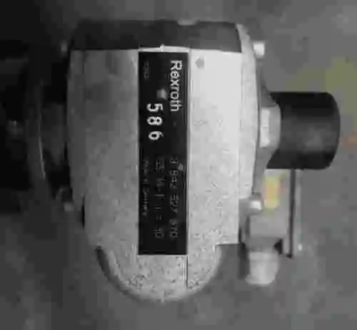 4. MOTOR REXROTH  MNR:3 842 503 783 IP55