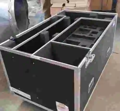 2. Caja de transporte acolchada 136 x 81,5 x 117,5 cm