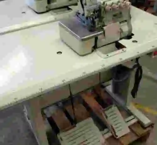 1. Lote de 2 máquinas de coser BROTHER MA4-V61A-63-5 MA4-V61-63-5
