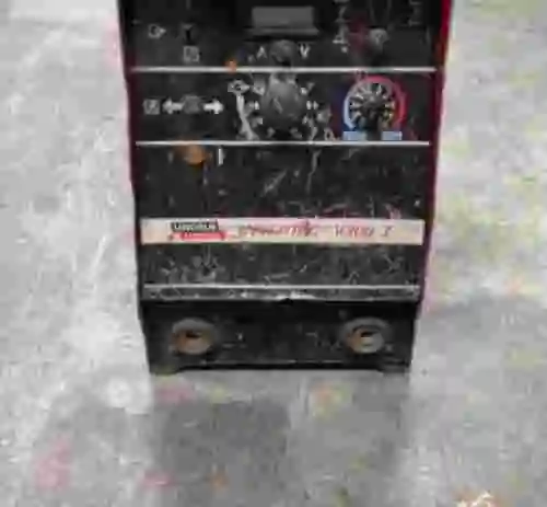 1. GRUPO DE SOLDAR LINCOLN ELECTRIC INVERTEC V300-T