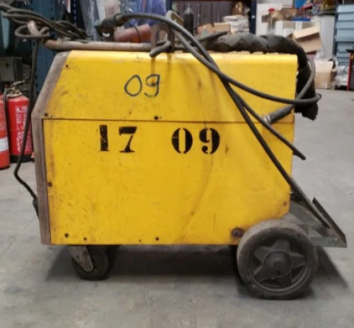 2. Equipo de soldar ESAB LAX 380