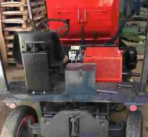 14. Dumper Agria basculante con pala Cargadora
