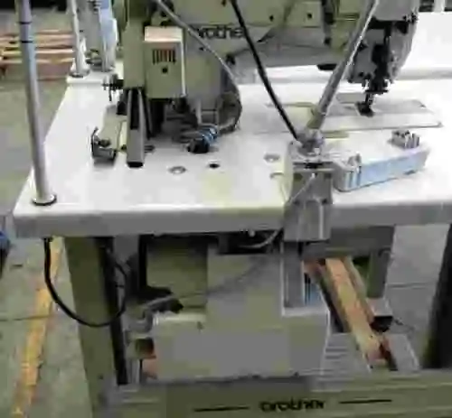 4. Lote de 2 máquinas de coser BROTHER F-20 LT2-B875-905
