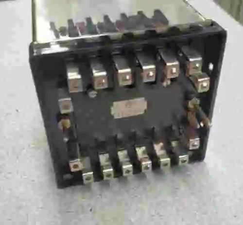 2. RELE ARTECHE RH4