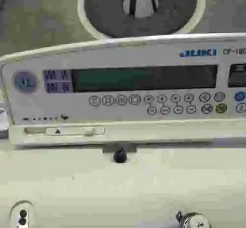 4. Máquina de coser JUKI CP-180 DLN-9010A-SS