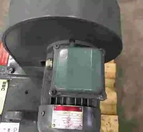 5. MOTOR BBC de corriente continua tipo MIF 132 AS - 207 400V con motor del ventilador 631/2X