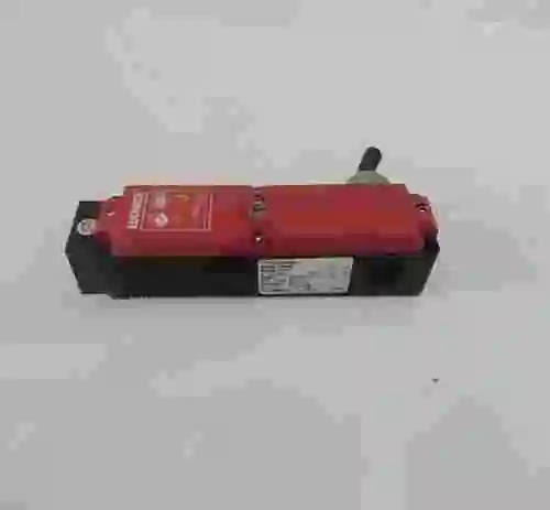 5. EUCHNER TP2-538A024M INTERRUPTOR DE SEGURIDAD