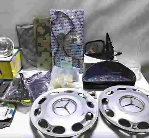 38. LOTE DE REPUESTOS ORIGINALES PARA AUTOMÓVILES
