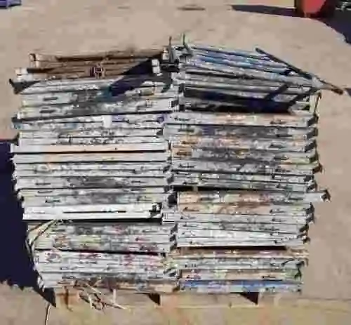 5. LOTE 42 borriquetas de 0,6 metros de largo por 1 metro de alto