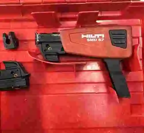5. CARGADORA DE TORNILLOS HILTI + PISTOLAS APLICADORAS DE RESINAS