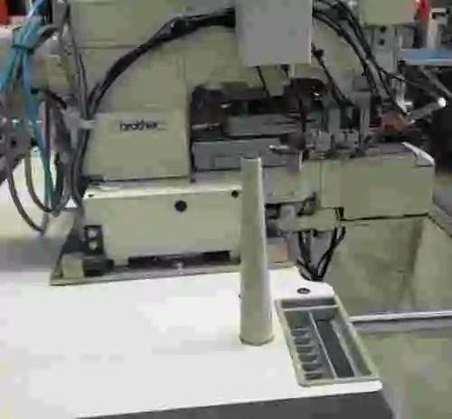 4. Máquina de coser BROTHER BAS-705