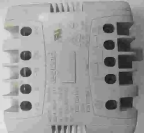4. LEGRAND TRANSFORMER 44262 63VA/86VA 50/60HZ 230/400V