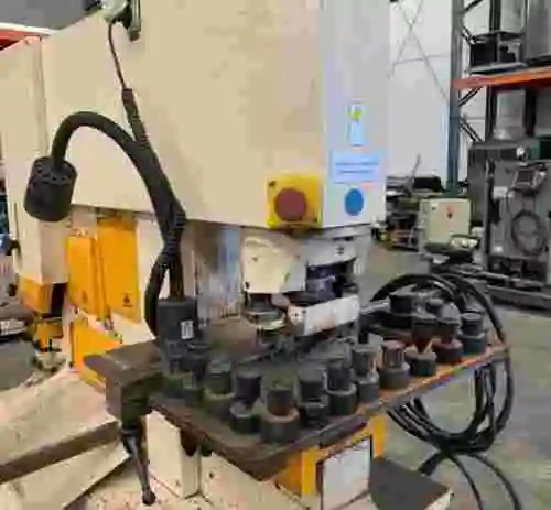 2. PUNZONADORA HYDRACROP 55/S GEKA