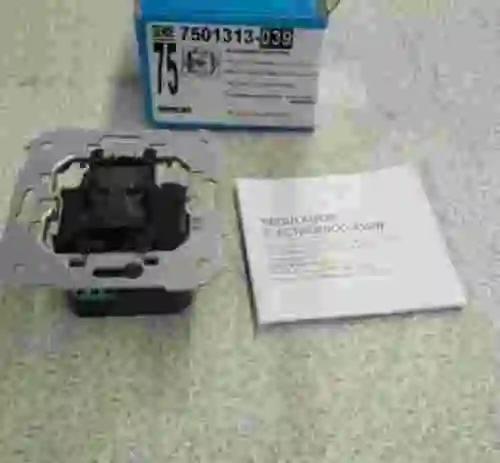 1. REGULADOR ELECTRONICO 450 W SIMON 7501313-039