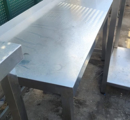 2. Mesa inox 230 x 60 x 68 cm