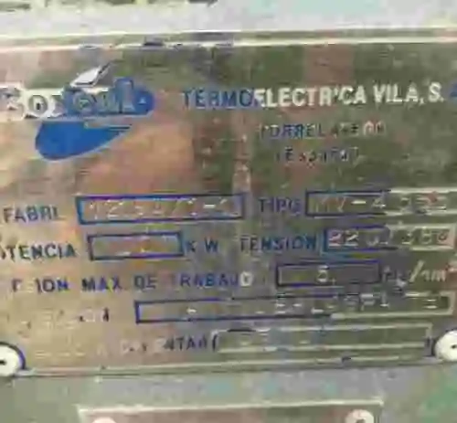 4. Caldera de vapor con resistencias eléctricas de 20 kw . Presión 6 kg/cm2