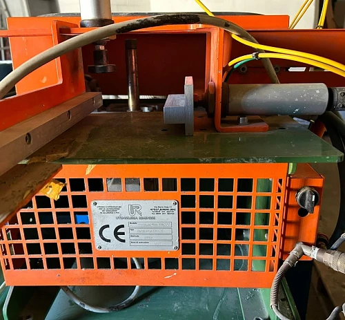 5. FRESADORA ALUMINIO UR PITAGORA FR200