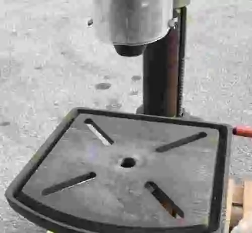 5. Taladro de columna IMAPORT TR-201T