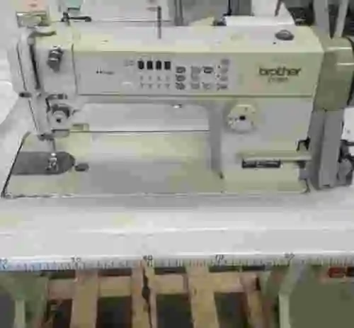 2. Lote de 2 máquinas de coser BROTHER F-40 DB2-B737-933