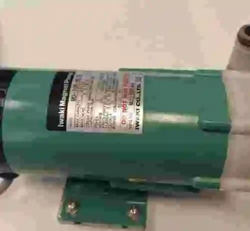 1. Bomba magnética IWAKI MAGNET PUMP MD-20R-NL16