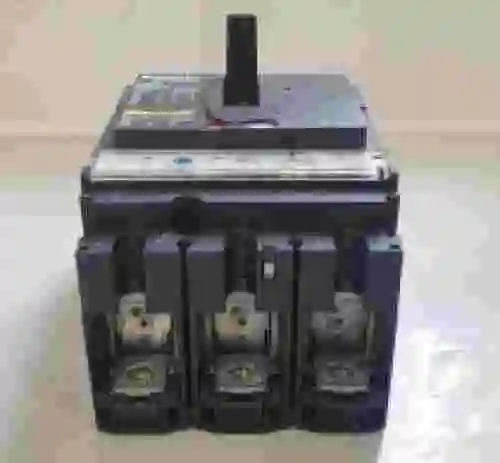 2. INTERRUPTOR AUTOMÁTICO SCHNEIDER COMPACT NSX100B REGULABLE