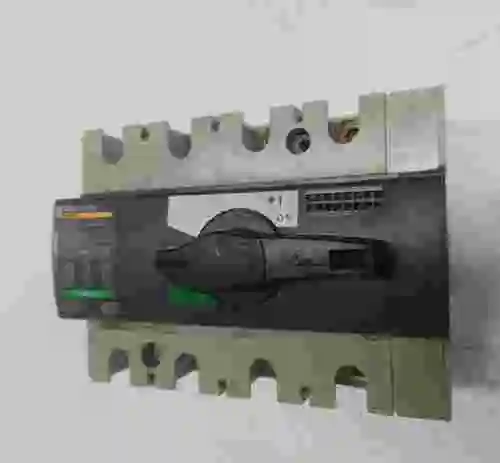4. MERLIN GERIN INS 160