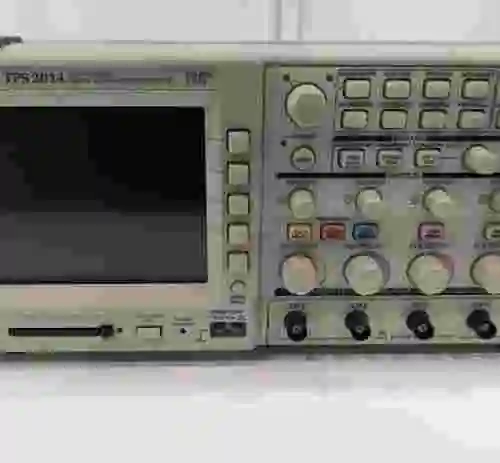 2. Osciloscopio TEKTRONIX TPS2014