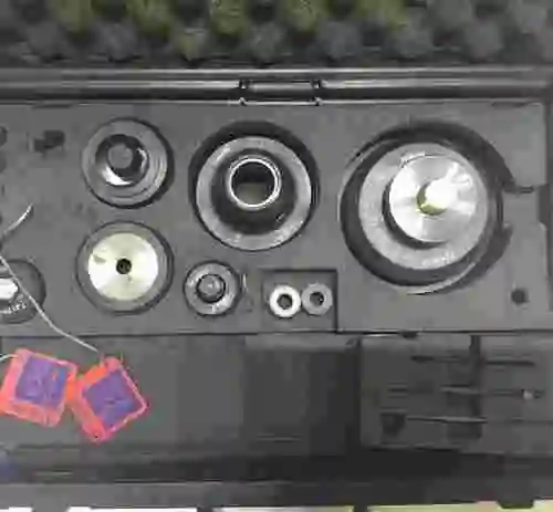 3. MALETIN PEUGEOT CON ÚTILES PARA MOTORES DJ-DK