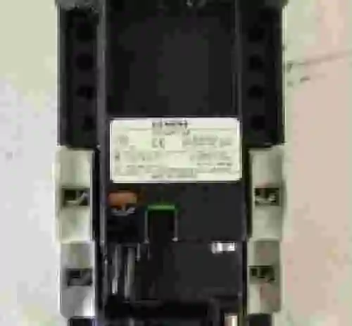 2. Contactor de relé SIEMENS 3TC4417-0AB4