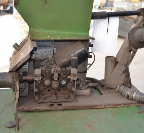 6. MAQUINA SOLDAR DE HILO ESAB