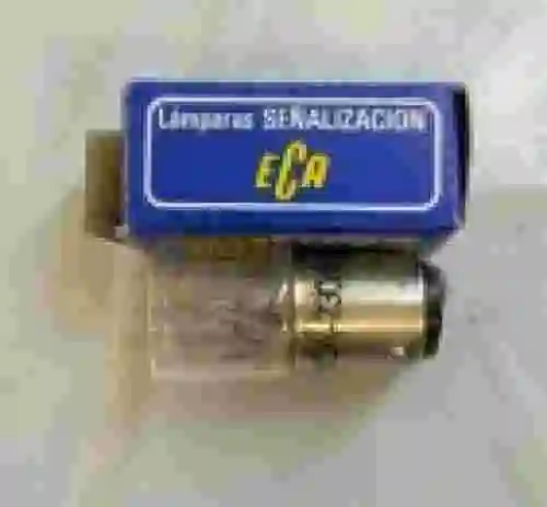 2. Bombilla bayoneta ECA 160V LOTE DE 35 UNIDADES