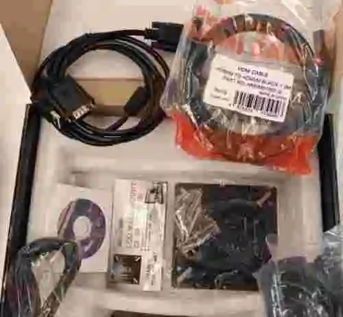 3. Monitor TFT-LCD PAL/NTSC AUTO SWITCH