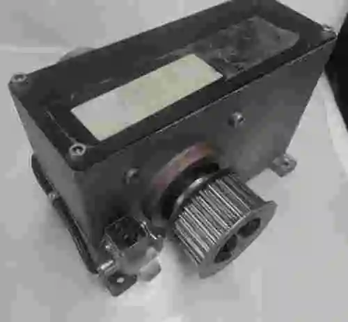 2. MOTOR REDUCTOR LENZE-D 14.105.08.30