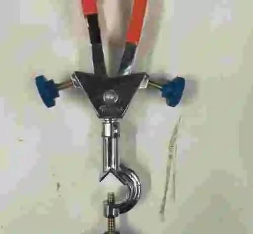 3. Accesorios para soporte (22 pinzas, 3 bases, 2 soportes)