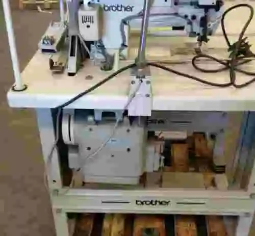 4. Lote de 2 máquinas de coser BROTHER F20 LT2-B875-905