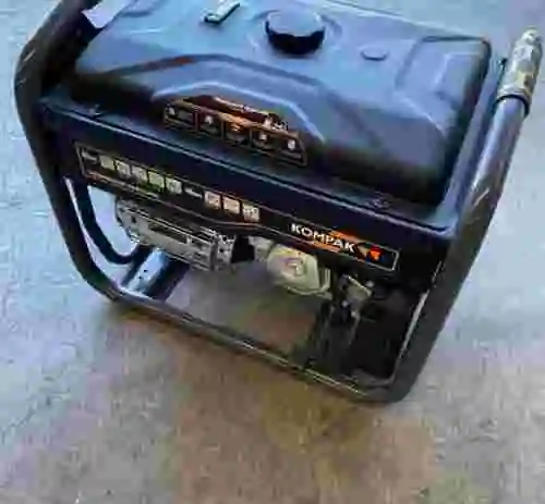 15. Generador Kompak Gasolina Full Power 10 KVA AVR