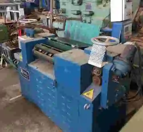 2. Maquina enderezadora de varilla Ugarola