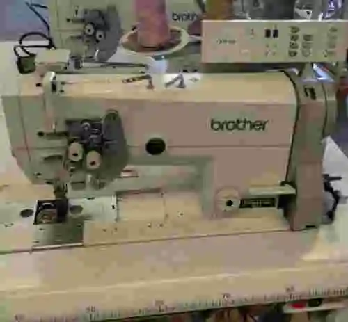 2. Lote de 2 máquinas de coser BROTHER F20 LT2-B875-905